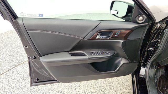 2017 Honda Accord Sedan EX-L CVT w/Navi & Honda Sensing - 23000647 - 10