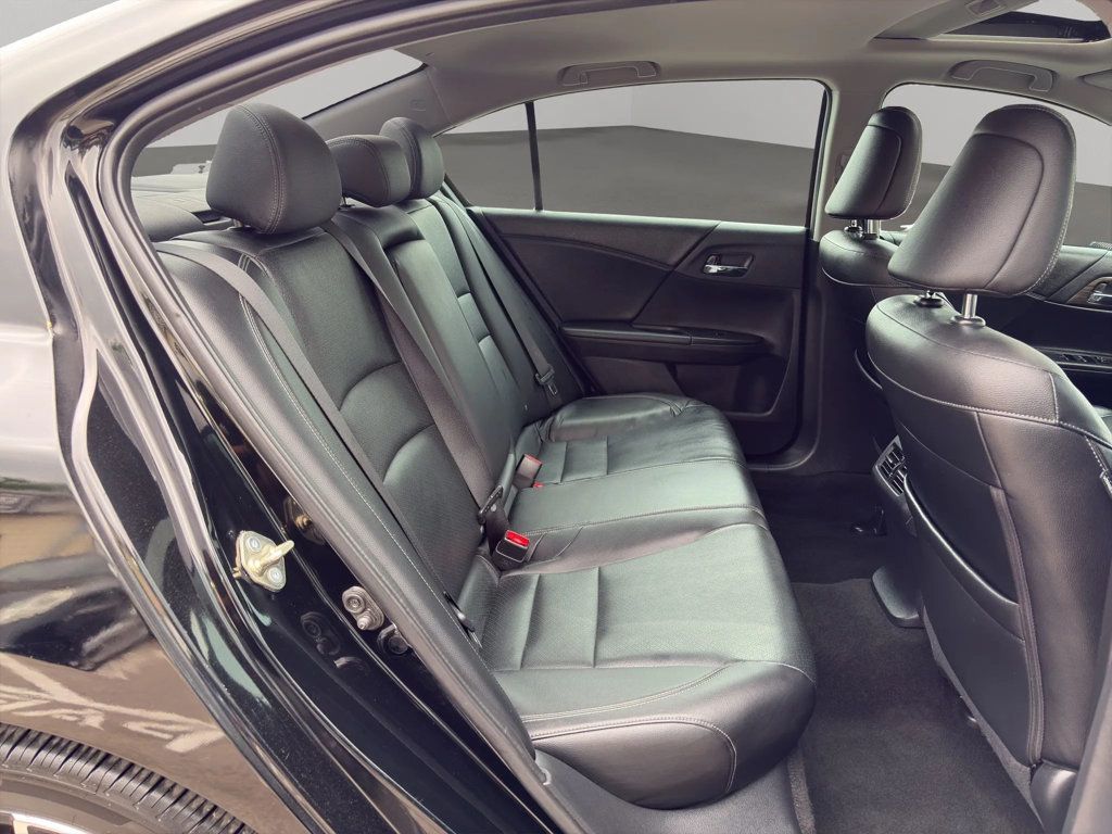 2017 Honda Accord Sedan EX-L V6 Automatic - 23026769 - 19