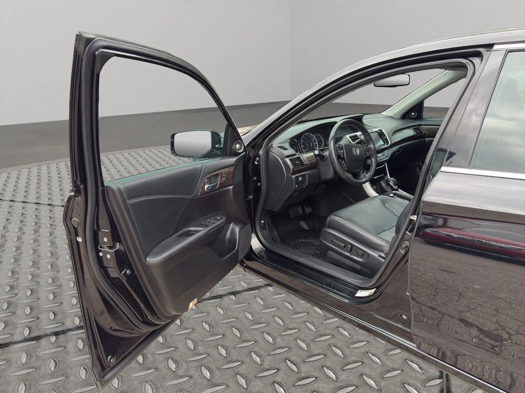 2017 Honda Accord Sedan EX-L V6 Automatic - 23026769 - 22