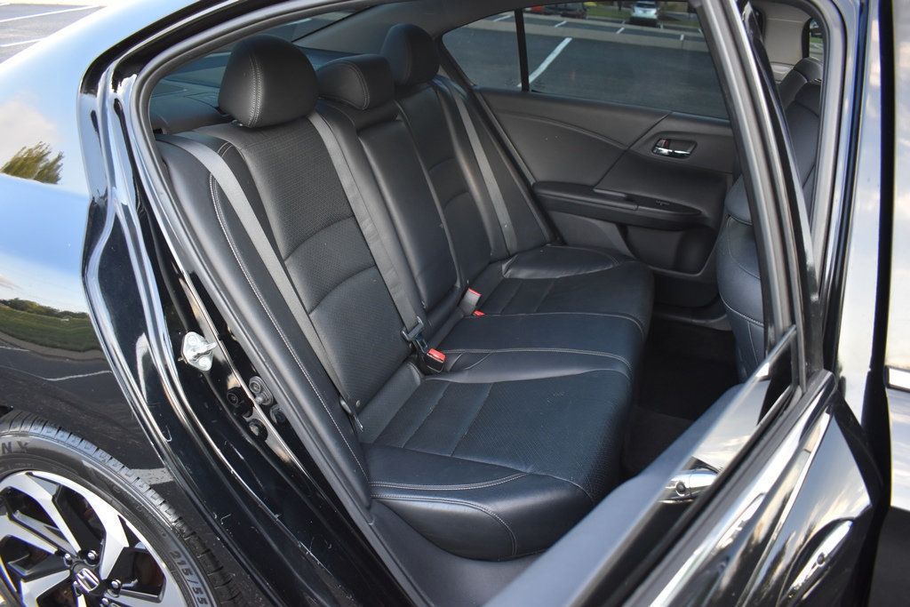 2017 Honda Accord EX-L V6 photo 4