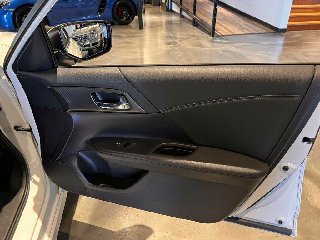 2017 Honda Accord Sedan LocalTrade/Sport/BackUpCam/10WayPowerSeats/DualZoneClimate - 22973873 - 27