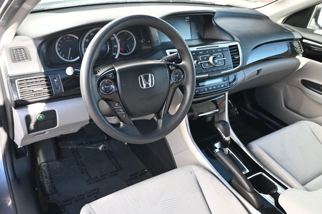 2017 Honda Accord Sedan LX - 22944406 - 6
