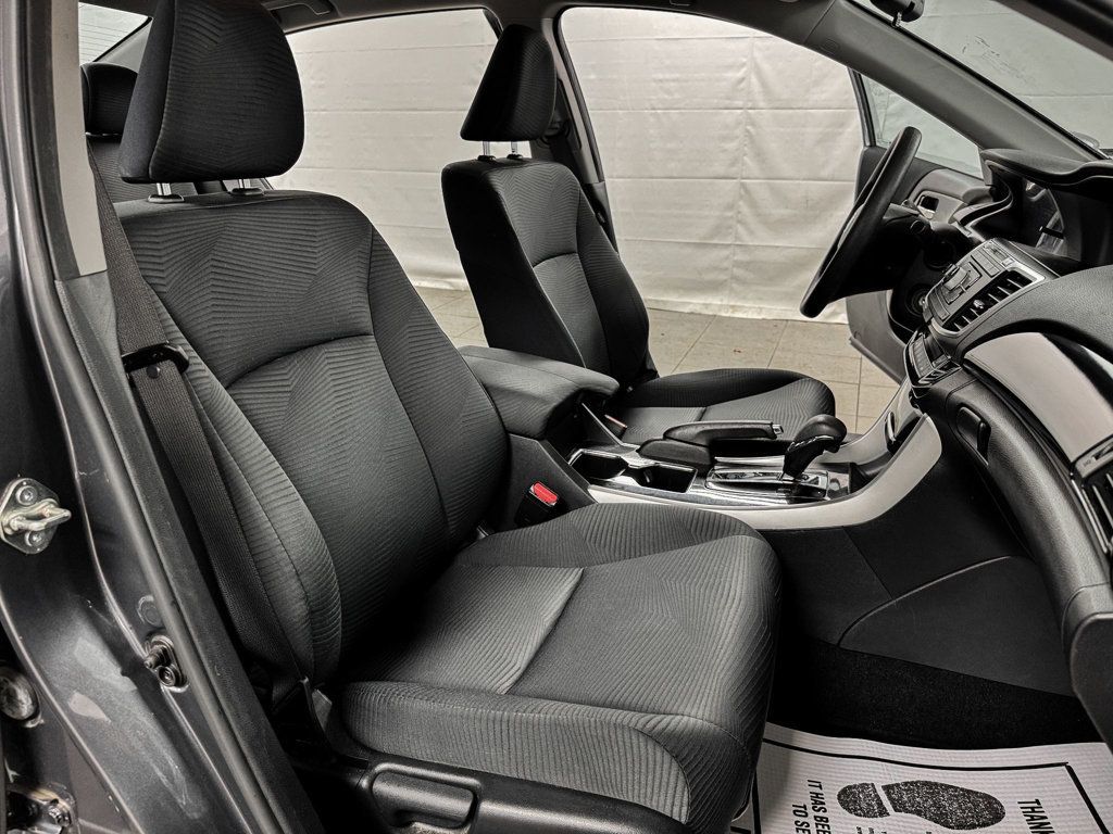 2017 Honda Accord Sedan LX - 22996840 - 11