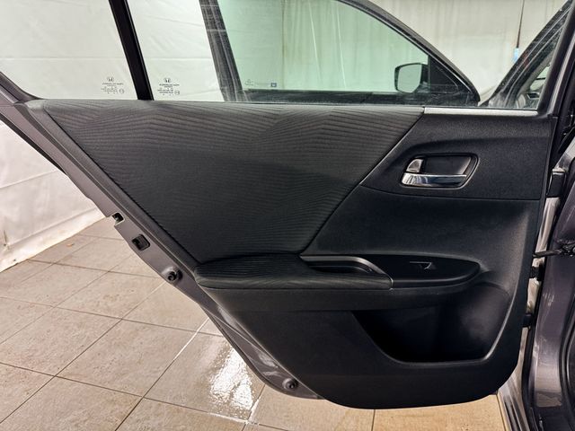 2017 Honda Accord Sedan LX - 22996840 - 14