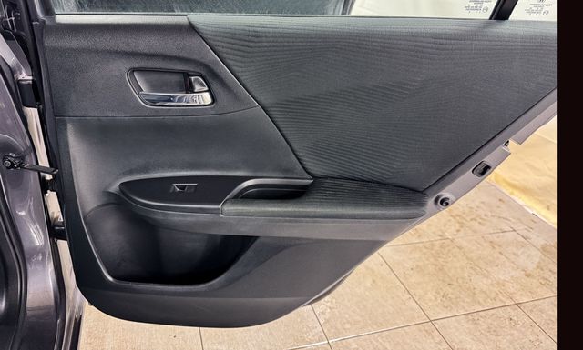 2017 Honda Accord Sedan LX - 22996840 - 15