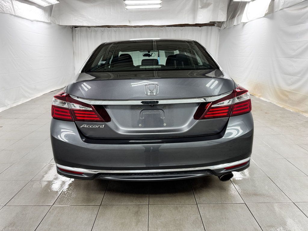2017 Honda Accord Sedan LX - 22996840 - 4