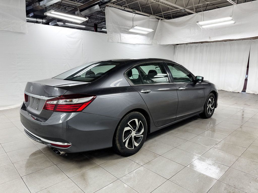 2017 Honda Accord Sedan LX - 22996840 - 5