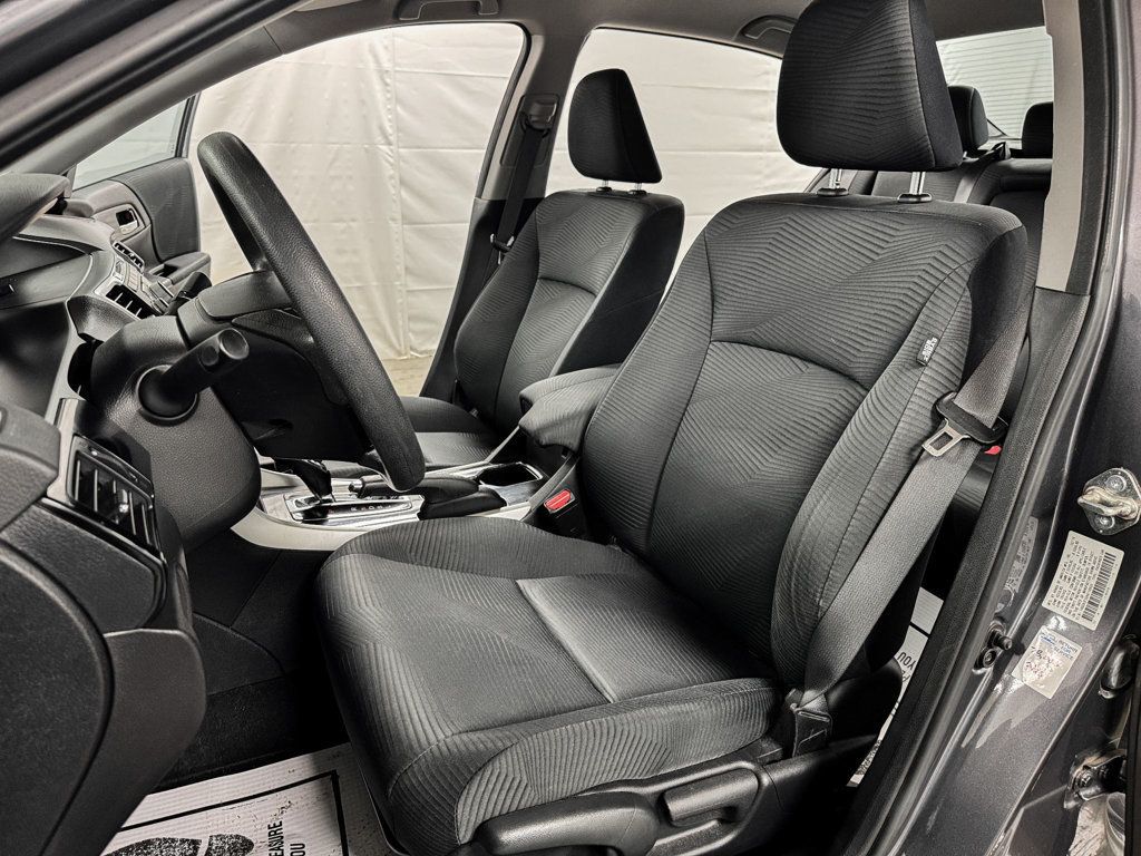 2017 Honda Accord Sedan LX - 22996840 - 8