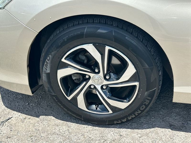 2017 Honda Accord Sedan LX CVT - 23019443 - 10