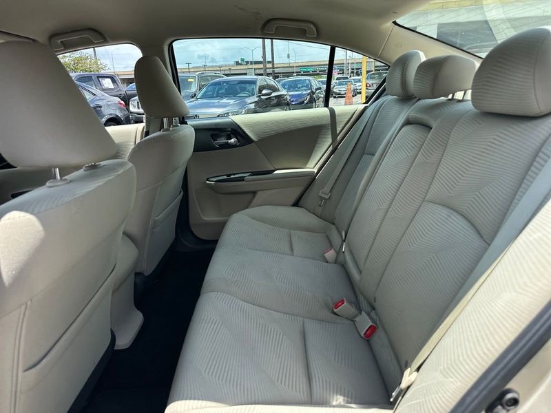 2017 Honda Accord Sedan LX CVT - 23019443 - 13