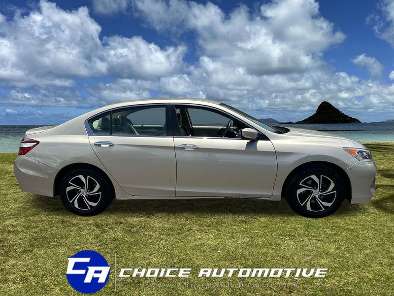 2017 Honda Accord Sedan LX CVT - 23019443 - 7