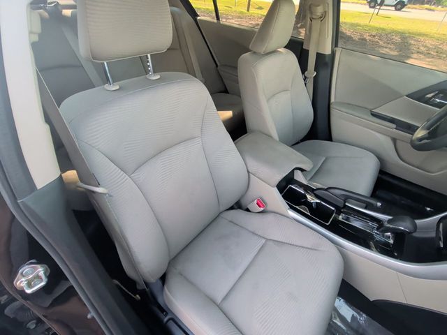 2017 Honda Accord Sedan LX CVT - 23010451 - 19