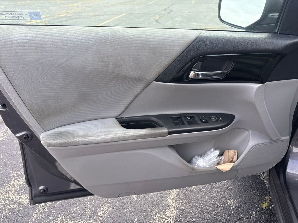 2017 Honda Accord Sedan LX CVT - 23083731 - 8