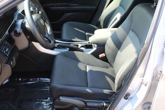 2017 Honda Accord Sedan LX CVT - 22932106 - 13