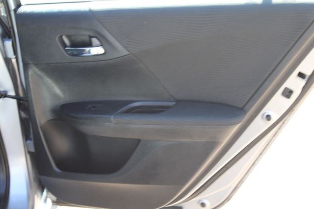 2017 Honda Accord Sedan LX CVT - 22932106 - 23