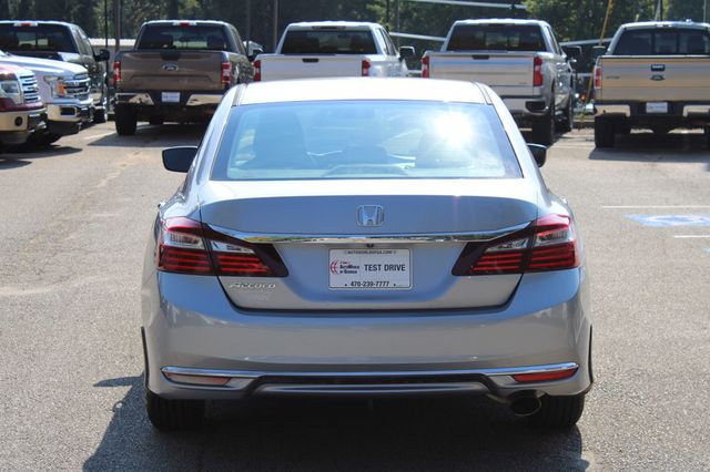 2017 Honda Accord Sedan LX CVT - 22932106 - 5