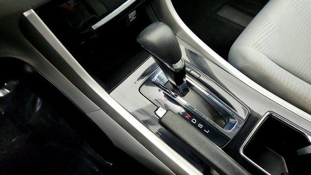 2017 Honda Accord Sedan LX CVT - 23009498 - 15