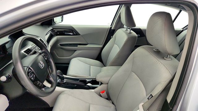 2017 Honda Accord Sedan LX CVT - 23009498 - 18
