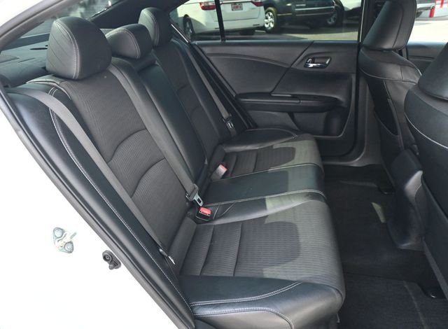 2017 Honda Accord Sedan Sport  - 23002939 - 15