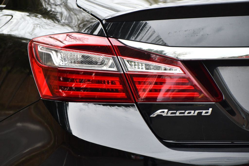 2017 Honda Accord Sport photo 13