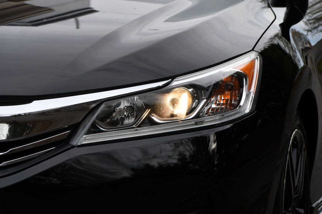 2017 Honda Accord Sport photo 6