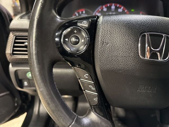2017 Honda Accord Sedan Sport CVT - 22987594 - 11