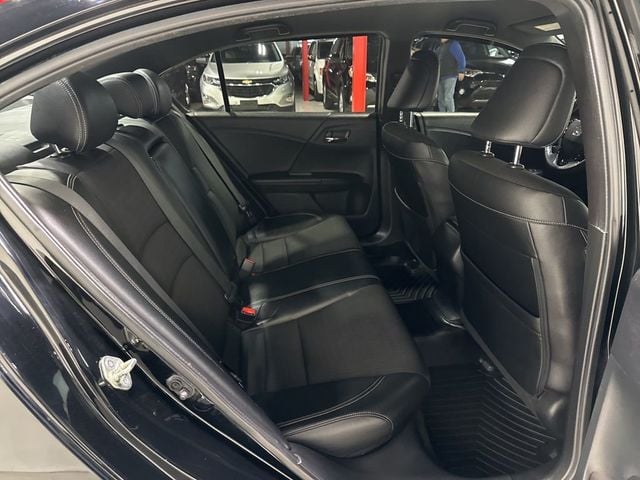 2017 Honda Accord Sedan Sport CVT - 22987594 - 30