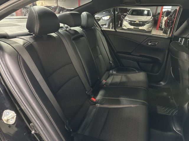 2017 Honda Accord Sedan Sport CVT - 22987594 - 32