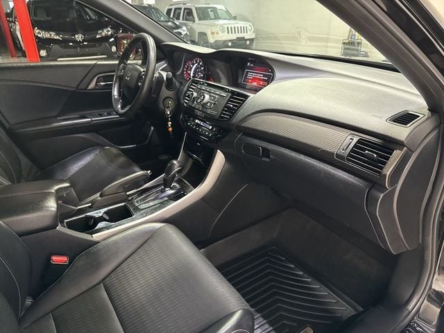 2017 Honda Accord Sedan Sport CVT - 22987594 - 36