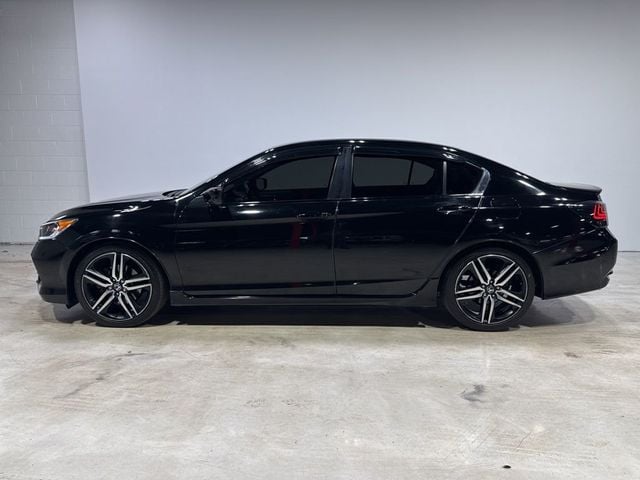 2017 Honda Accord Sedan Sport CVT - 22987594 - 3