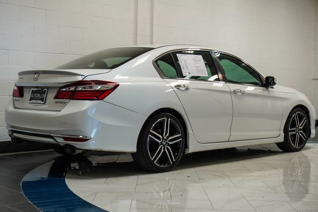 2017 Honda Accord Sedan Sport CVT - 22995603 - 27