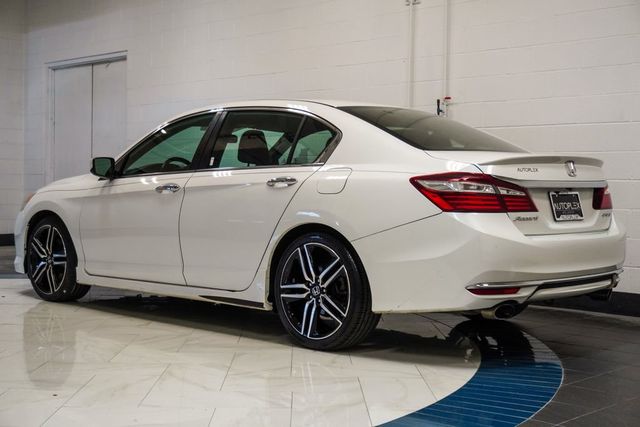 2017 Honda Accord Sedan Sport CVT - 22995603 - 28