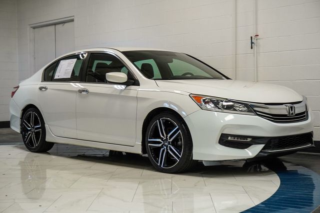 2017 Honda Accord Sedan Sport CVT - 22995603 - 3