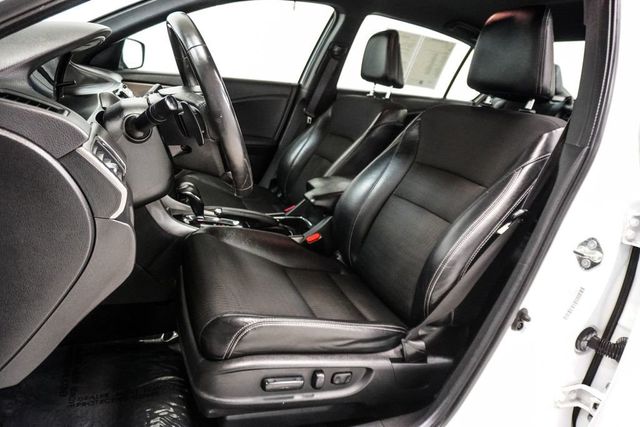 2017 Honda Accord Sedan Sport CVT - 22995603 - 4