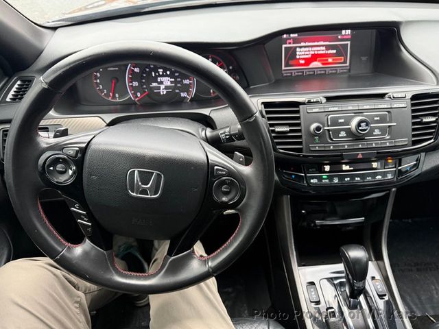 2017 Honda Accord Sedan Sport SE CVT - 22965153 - 17