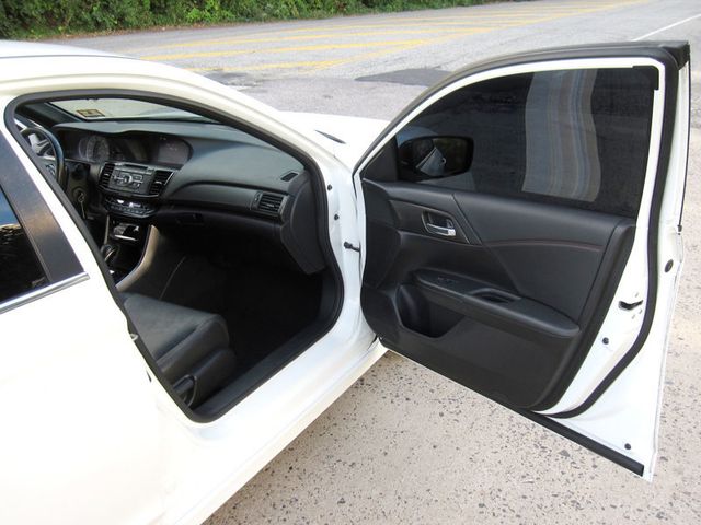 2017 Honda Accord Sedan Sport SE CVT - 23098181 - 21