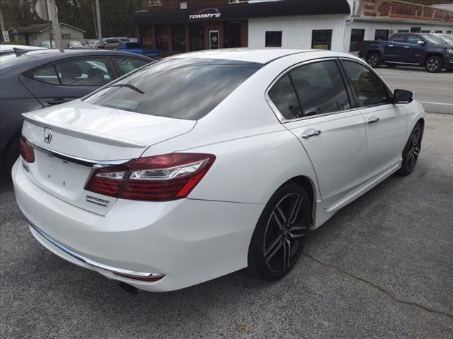 2017 Honda Accord Sedan Sport SE CVT - 22656101 - 1