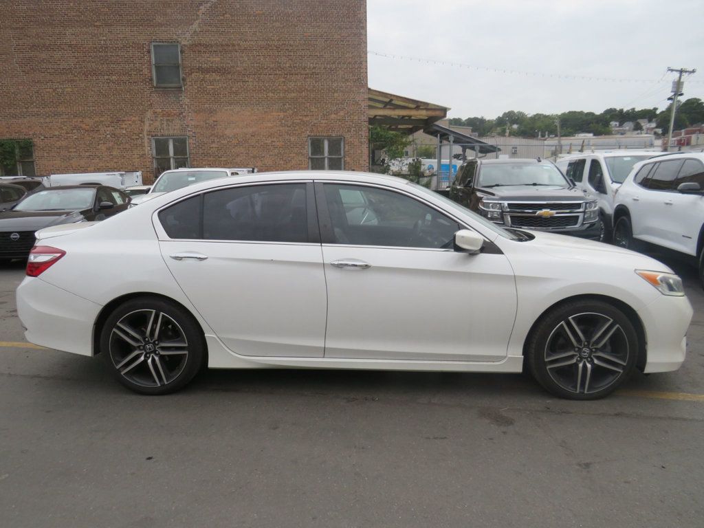 2017 Honda Accord Sport SE photo 4