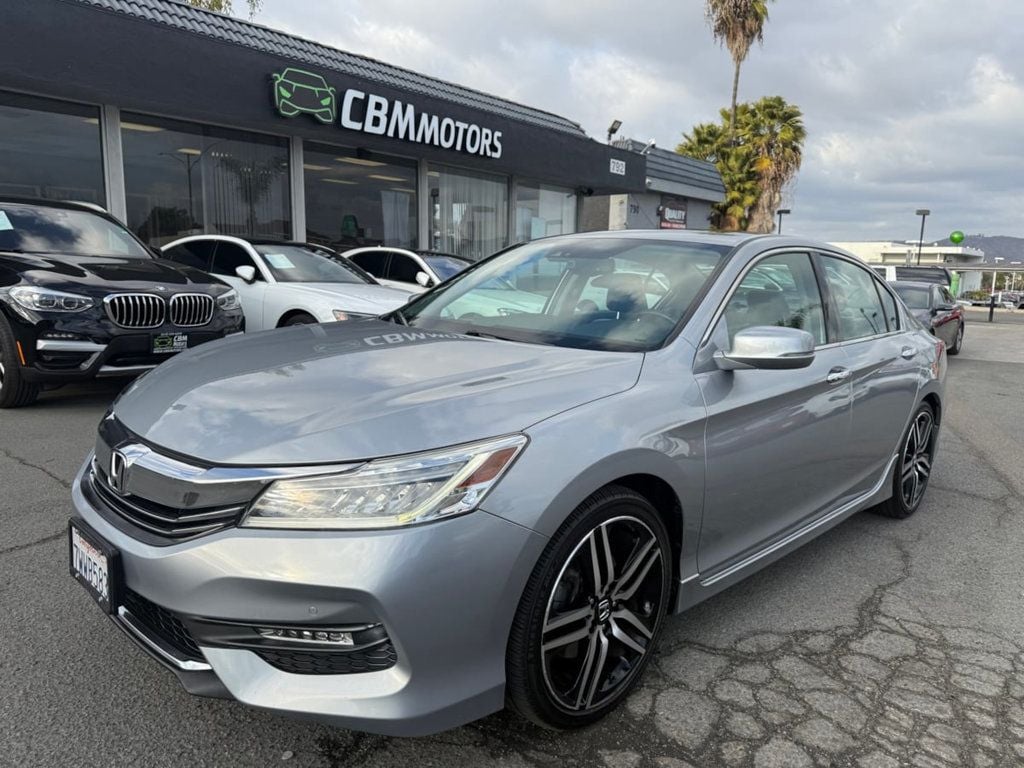 2017 Honda Accord Sedan Touring Automatic - 22761869 - 4