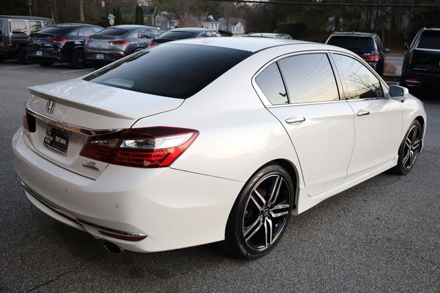 2017 Honda Accord Sedan Touring Automatic - 22811957 - 9