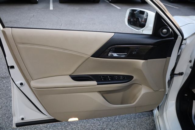 2017 Honda Accord Sedan Touring Automatic - 22811957 - 12