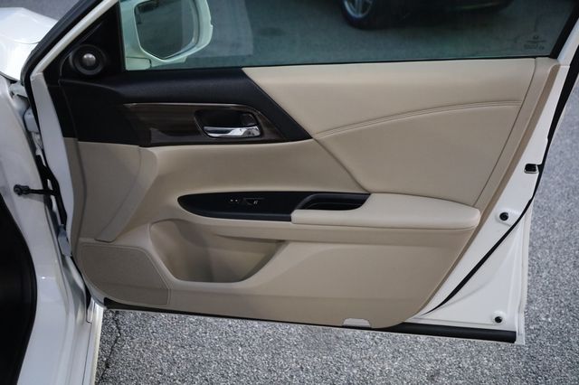 2017 Honda Accord Sedan Touring Automatic - 22811957 - 24