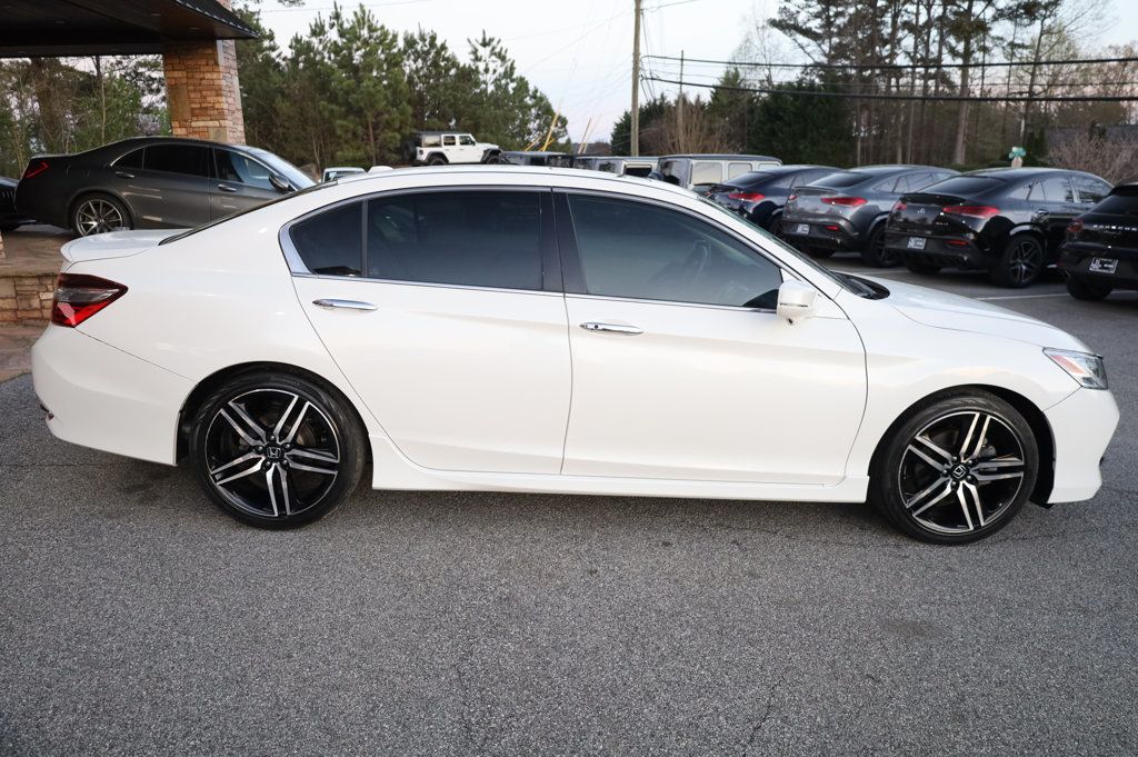 2017 Honda Accord Touring photo 3