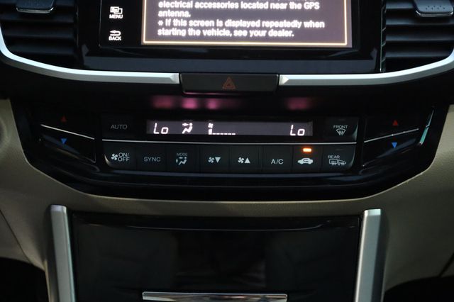 2017 Honda Accord Sedan Touring Automatic - 22811957 - 35