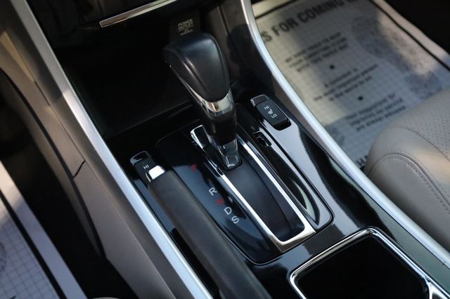 2017 Honda Accord Sedan Touring Automatic - 22811957 - 36