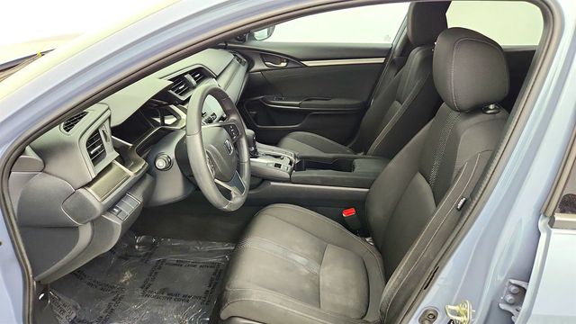 2017 Honda Civic Hatchback EX CVT - 23028927 - 18