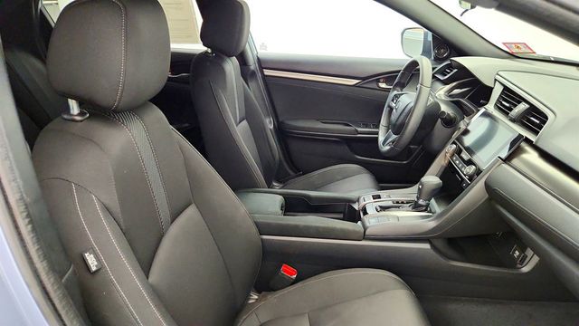 2017 Honda Civic Hatchback EX CVT - 23028927 - 22