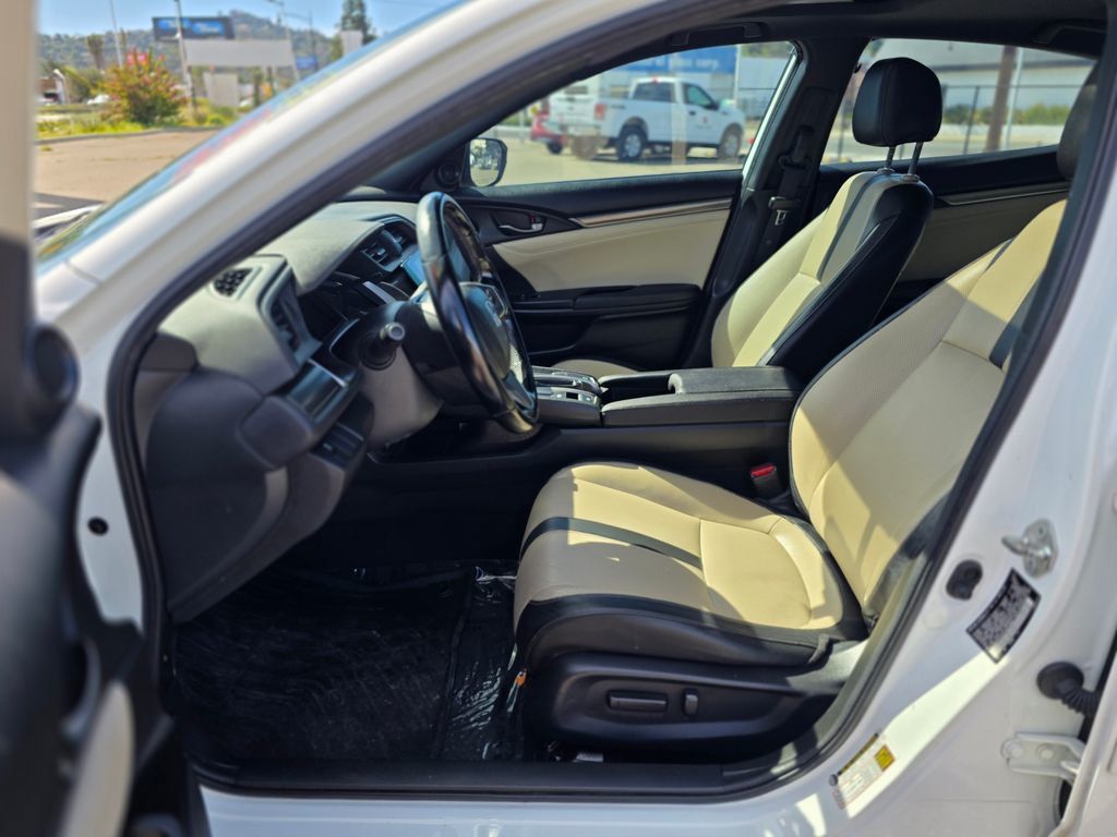 2017 Honda Civic Hatchback EX-L - 22989496 - 14