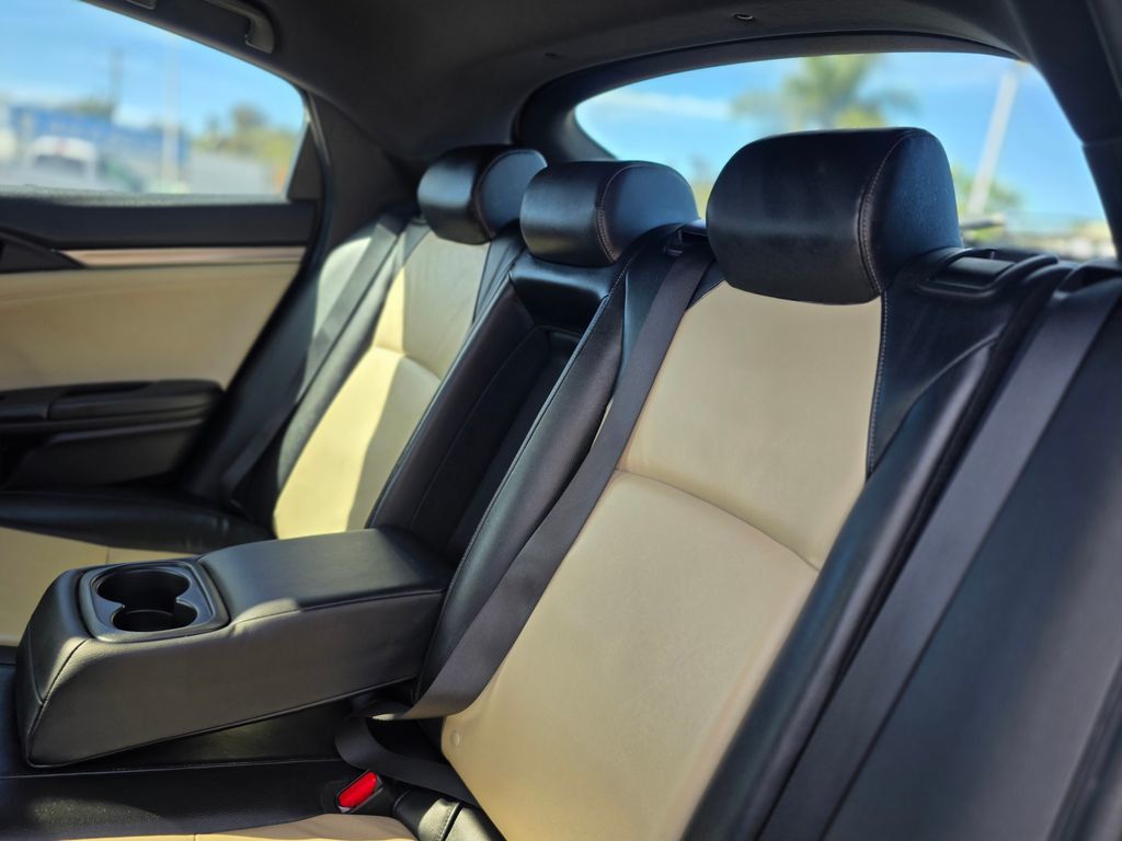 2017 Honda Civic Hatchback EX-L - 22989496 - 17