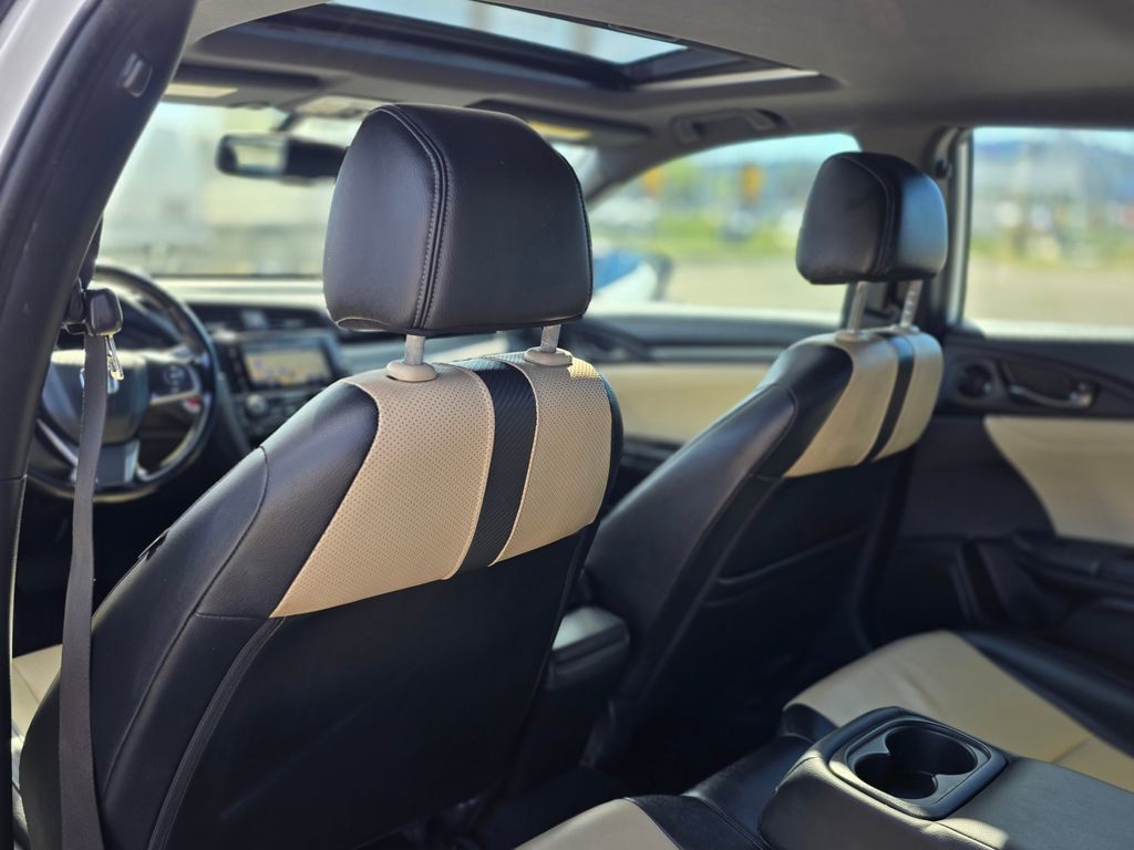 2017 Honda Civic Hatchback EX-L - 22989496 - 18